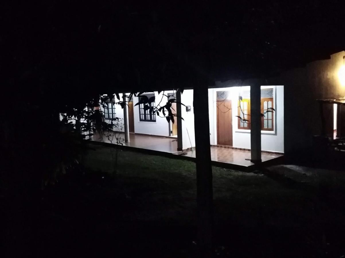 波隆纳鲁沃 Deer Garden Guest酒店 外观 照片